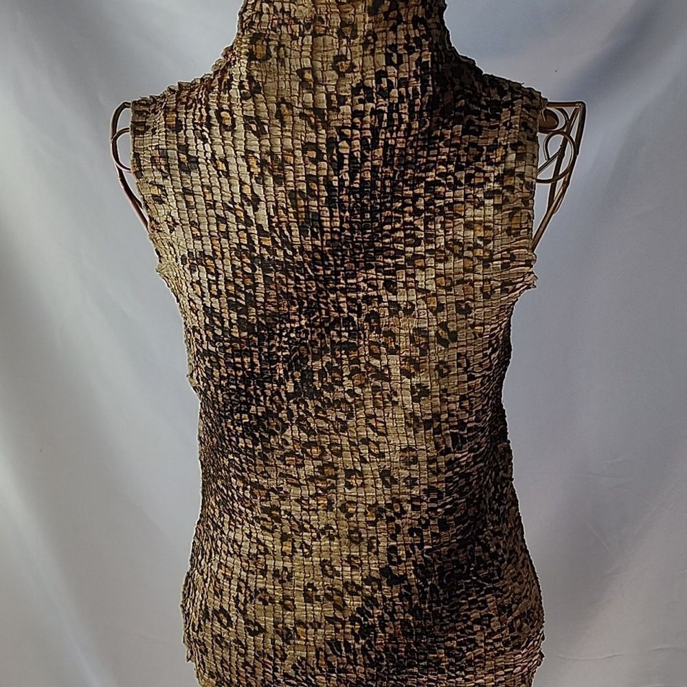 Vintage Crushed Size Small Sleeveless Animal Print Top Notched Mock